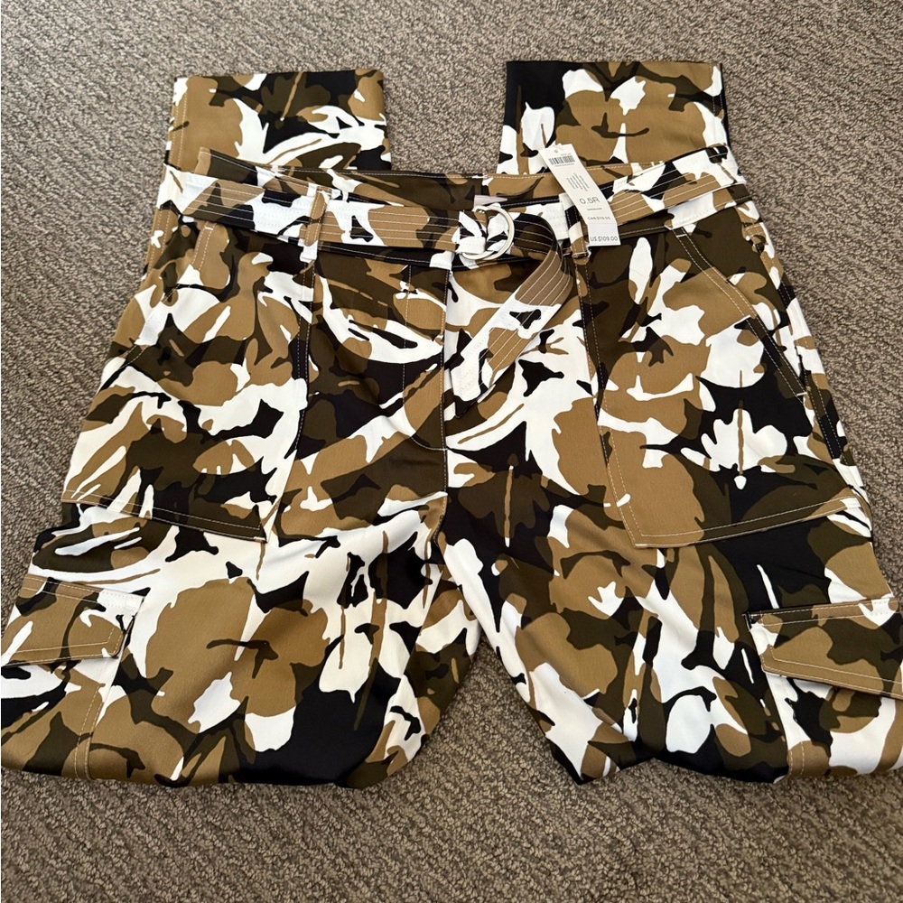 NWT Chico’s straight leg silk cargo black tan camo size 0.5, 6 US belted pockets